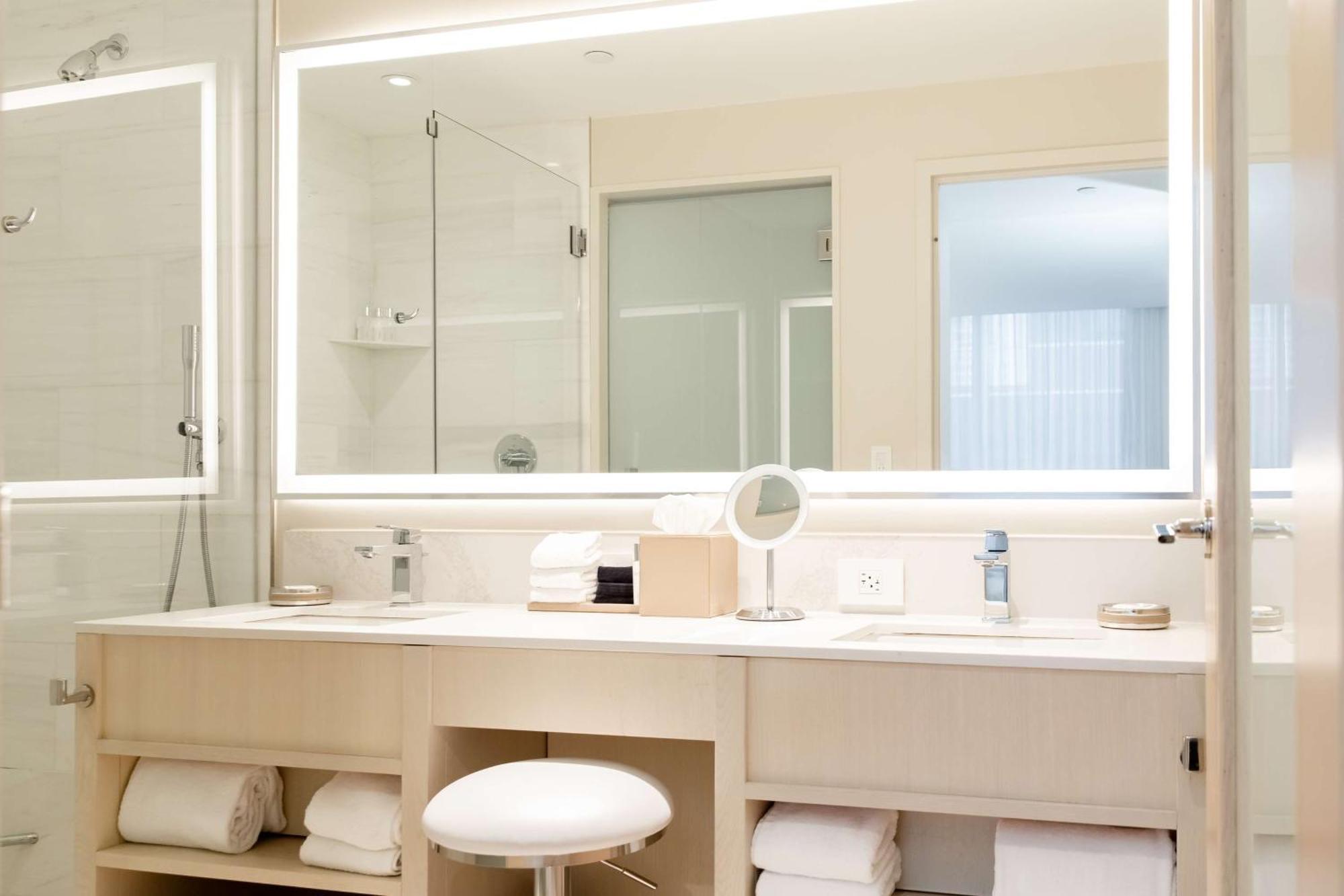 Hall Arts Hotel Dallas, Curio Collection By Hilton Exterior foto